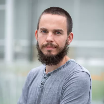Tom photo